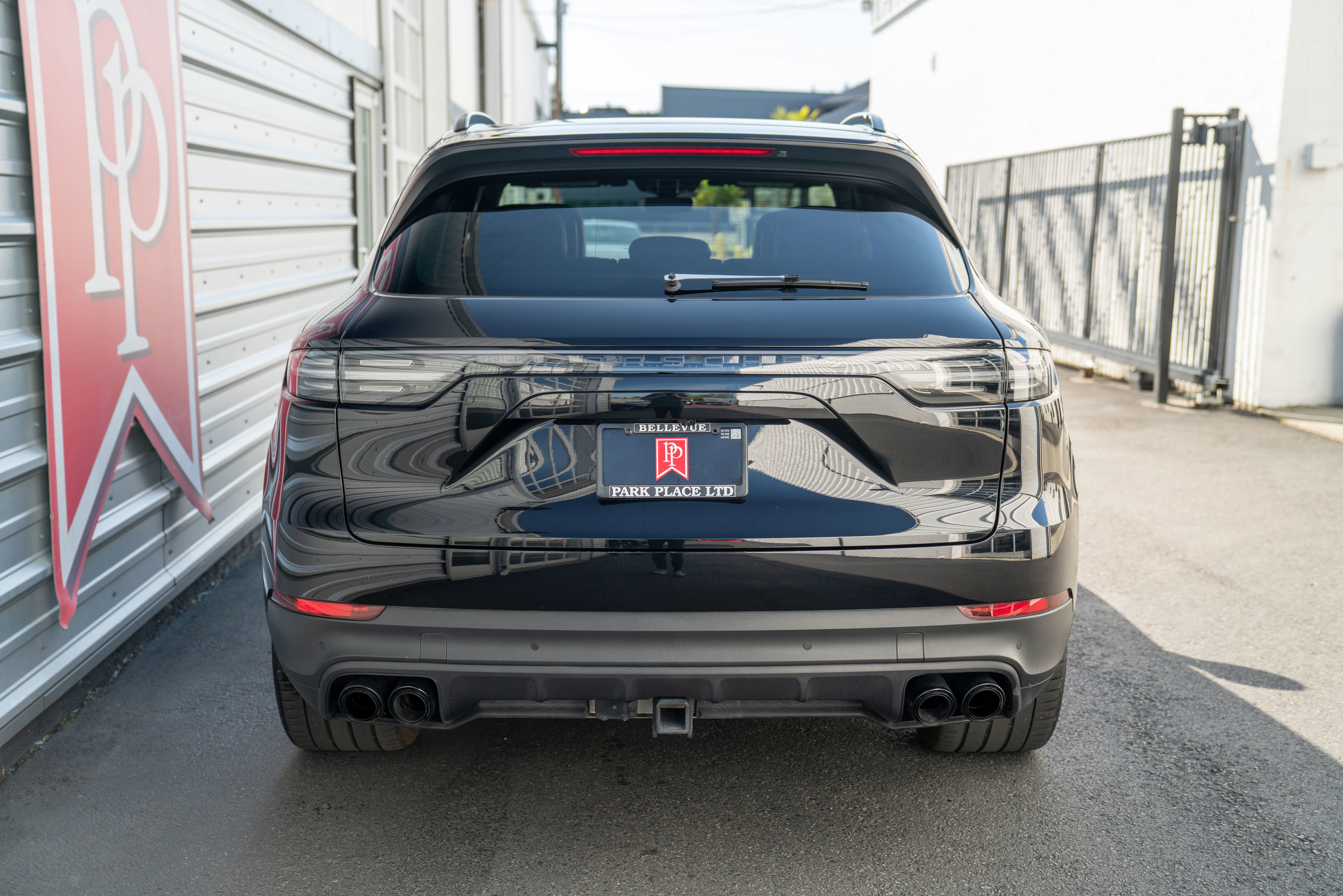 Used 2022 Porsche Cayenne AWD/4WD image 42