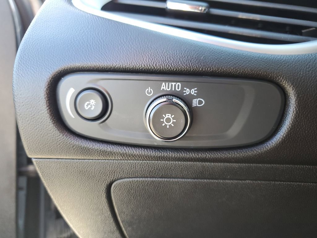 Used 2024 Chevrolet Malibu LT image 22