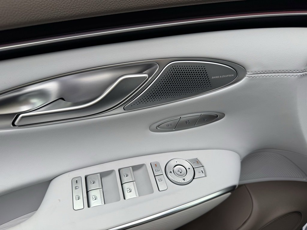 Used 2026 Genesis GV70 2.5T Advanced image 25