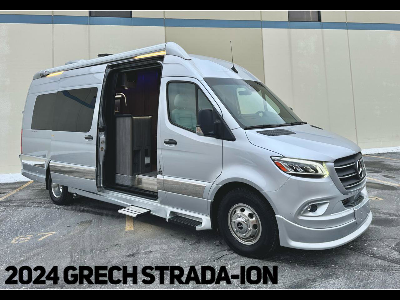 Used 2024 Mercedes-Benz Sprinter 3500 image 1