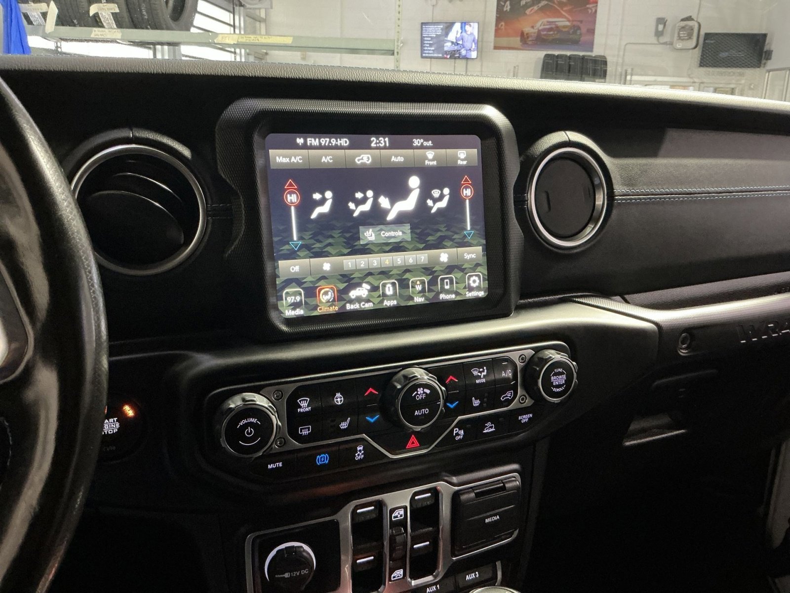 Used 2021 Jeep Wrangler Unlimited Rubicon 4xe w/ Steel Bumper Group image 29