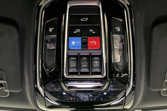 Used 2023 Jeep Grand Cherokee Overland image 35