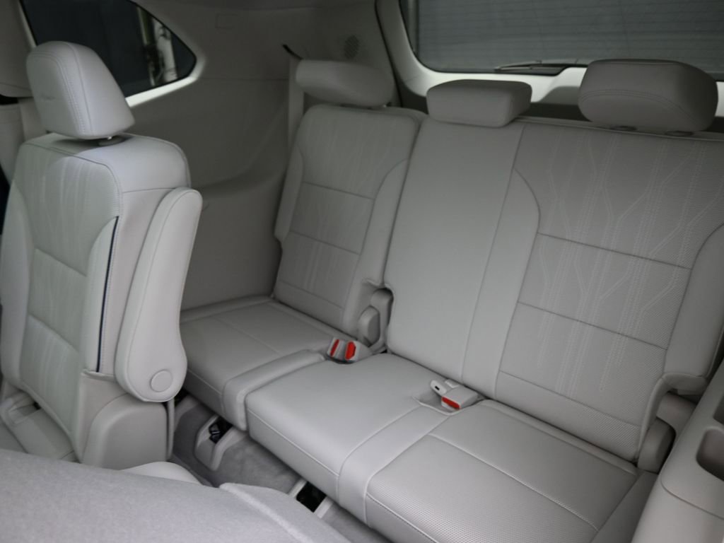 New 2026 Buick Enclave Avenir w/ Super Cruise Package AWD/4WD image 20