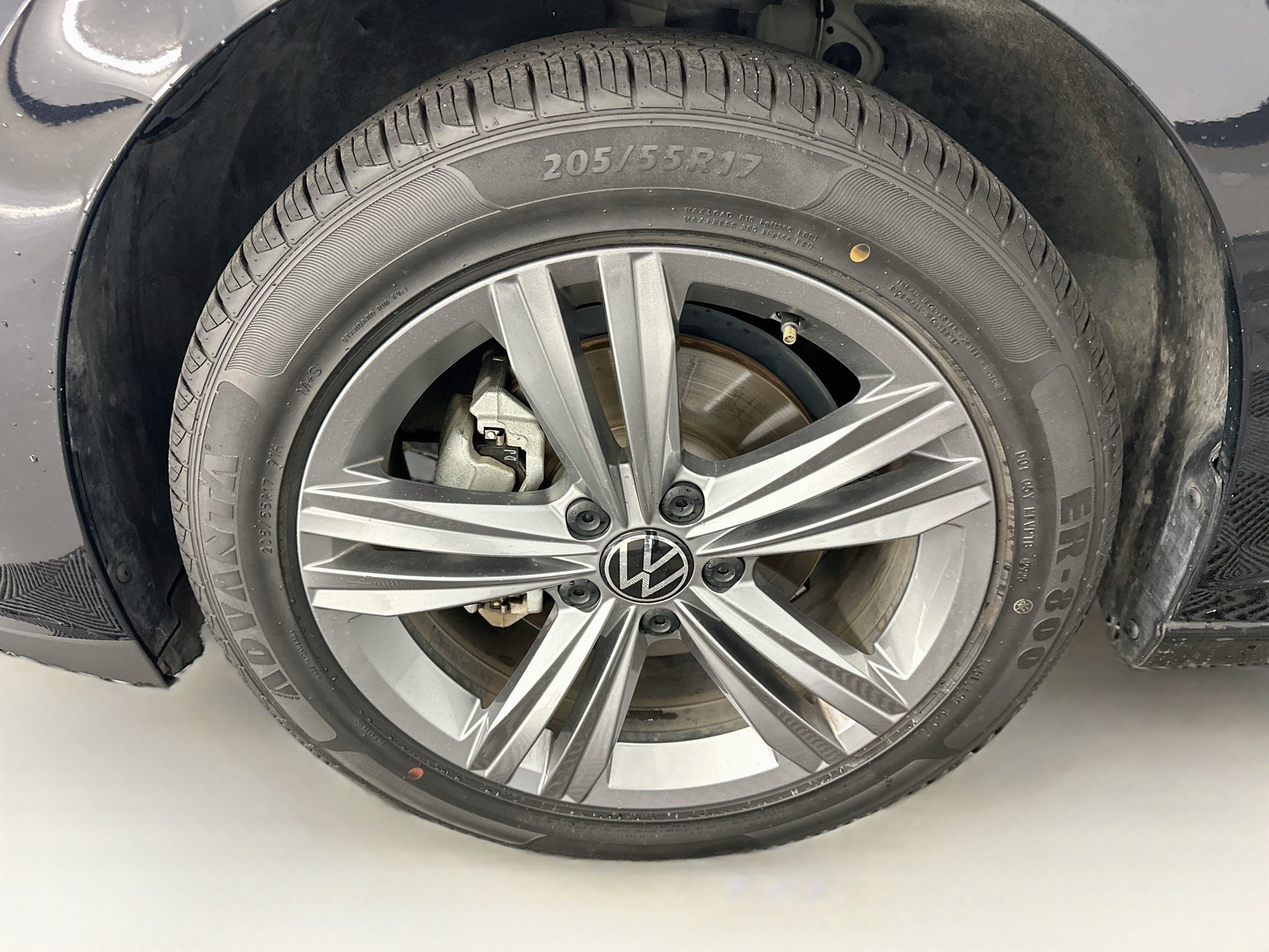 Used 2024 Volkswagen Jetta SE FWD image 35