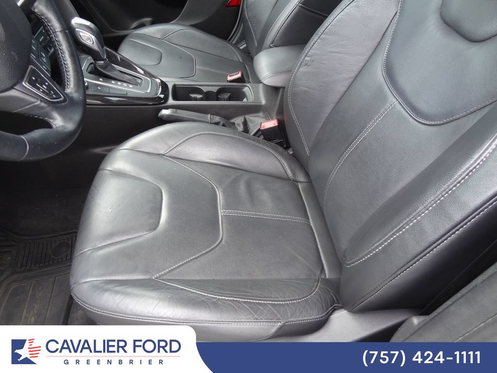 Used 2015 Ford Focus Titanium w/ Titanium Cold Weather Package FWD image 10