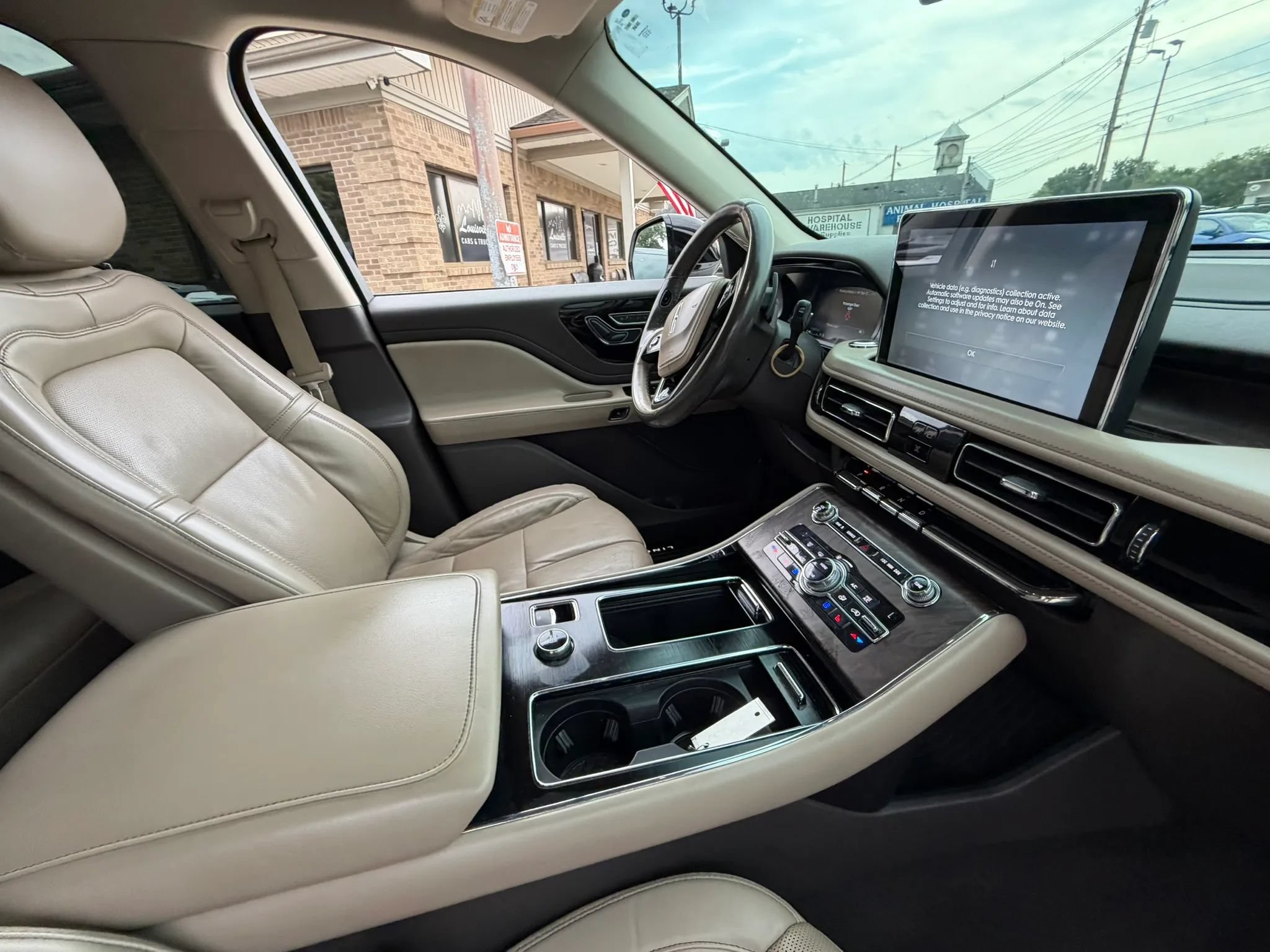 Used 2020 Lincoln Aviator Reserve w/ Elements Package Plus RWD image 14