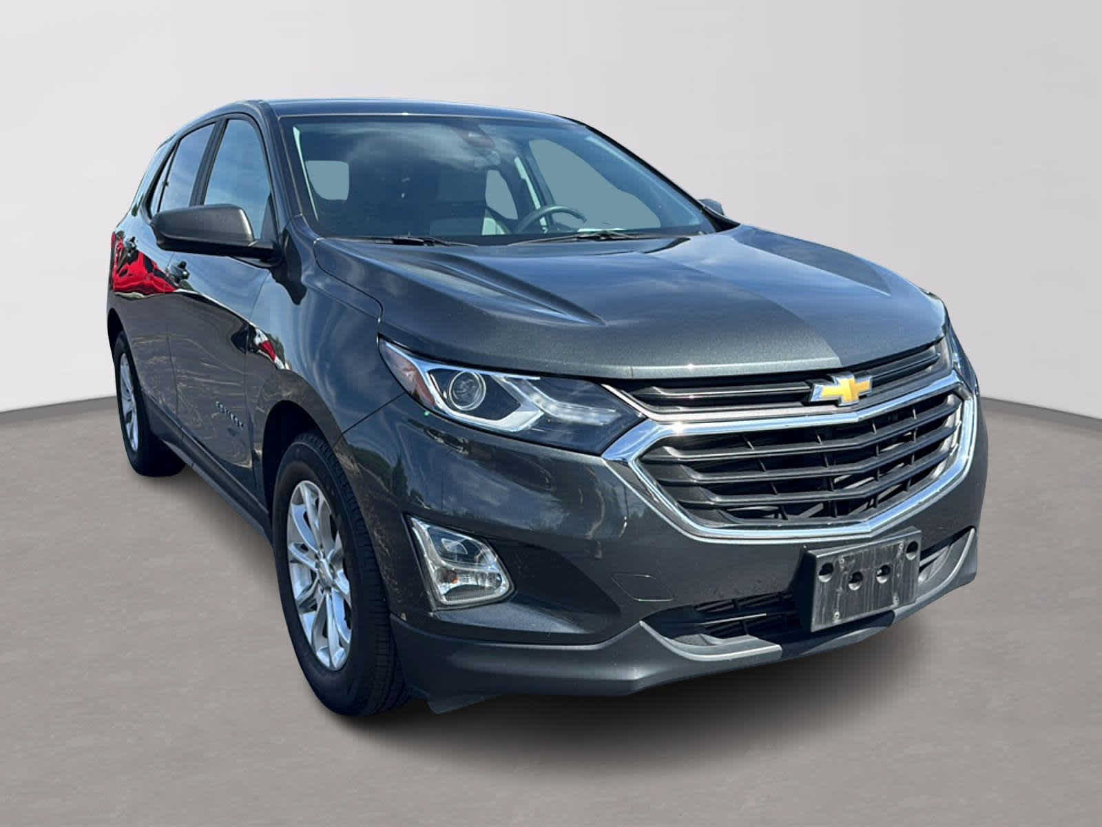 Used 2020 Chevrolet Equinox LS w/ LS Convenience Package FWD image 2