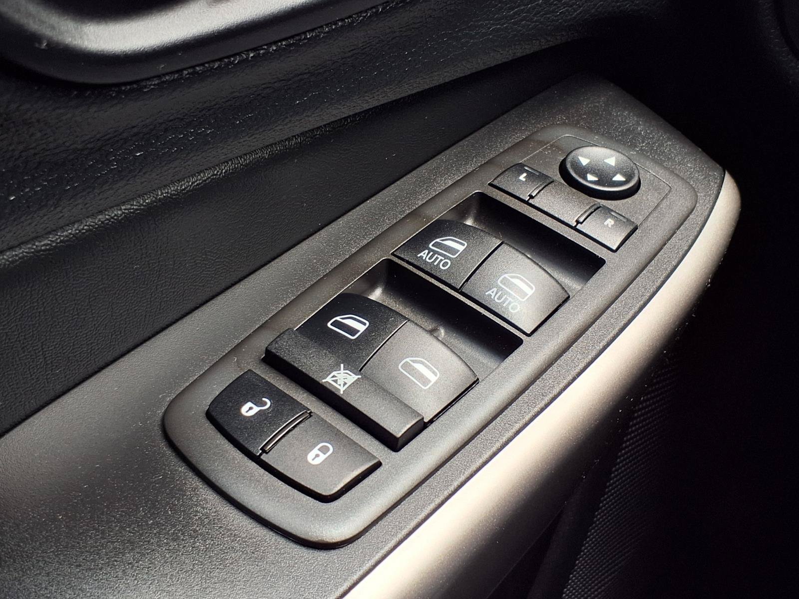 Used 2021 Jeep Cherokee Latitude Lux 80th Anniv w/ Quick Order Package 26U 80TH FWD image 12