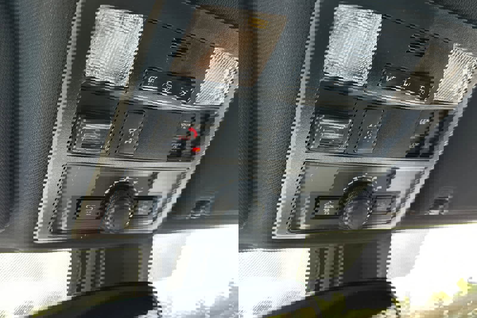 Used 2020 Toyota Tacoma TRD Off-Road w/ TRD Premium Off Road Package AWD/4WD image 29