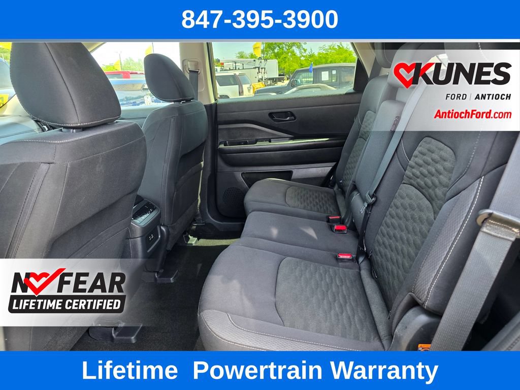 Used 2025 Nissan Pathfinder SV FWD image 23