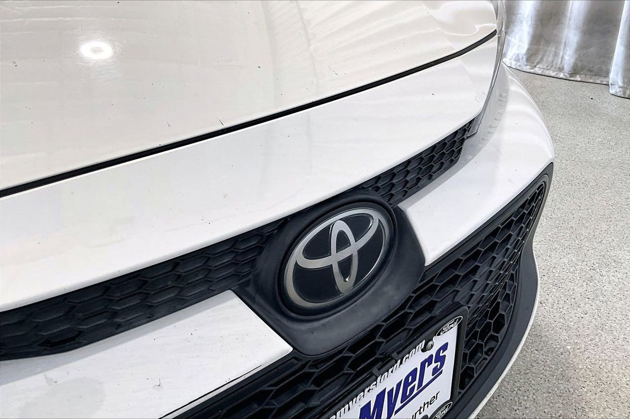 Used 2021 Toyota Corolla LE FWD image 7