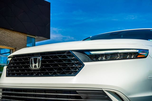 Used 2023 Honda Accord EX image 2