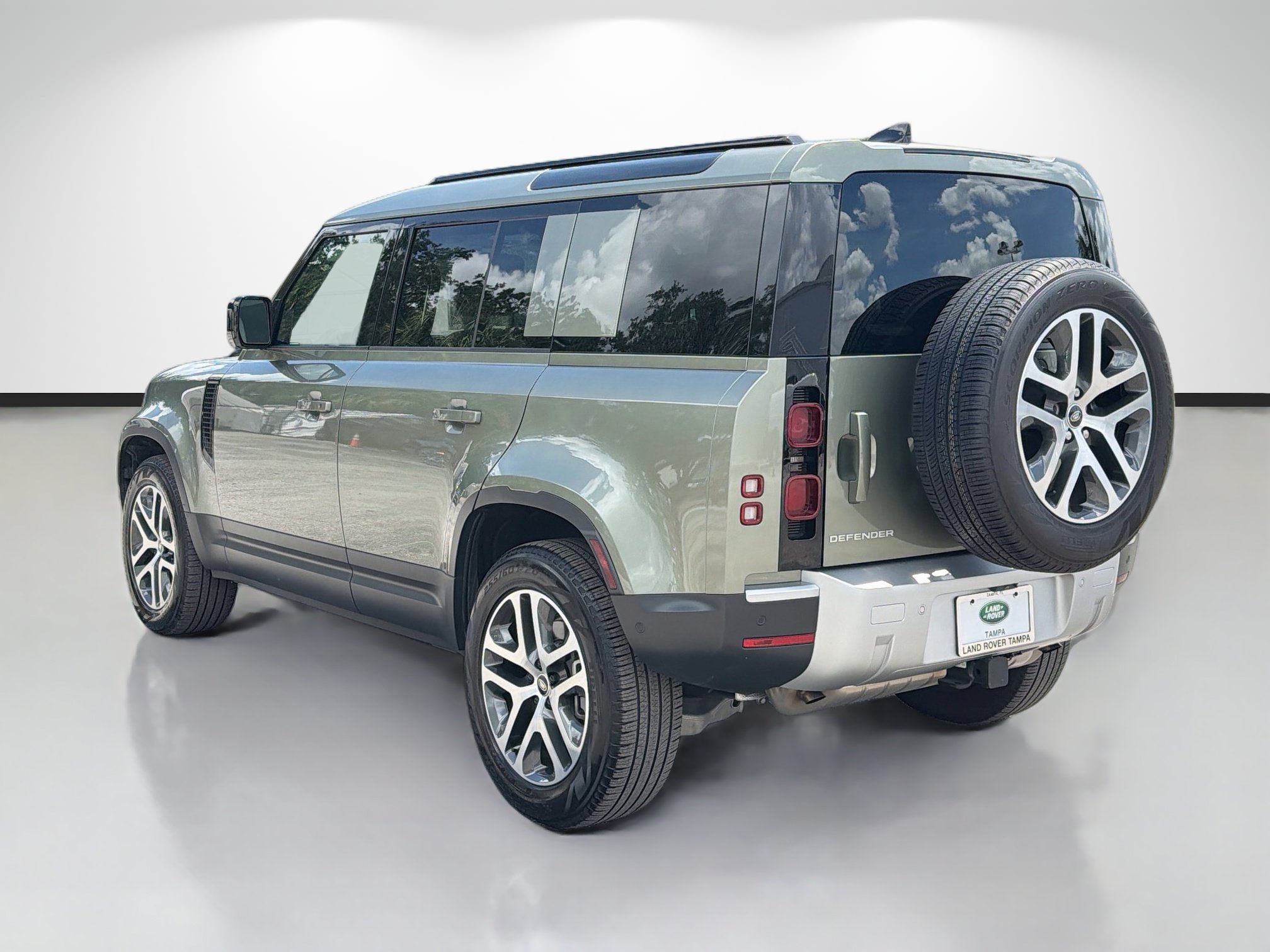Used 2025 Land Rover Defender 110 S AWD/4WD image 3