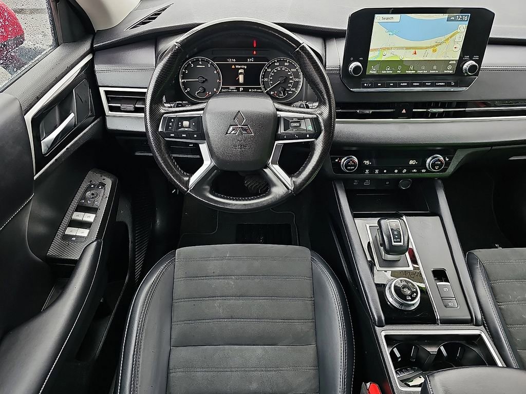 Used 2024 Mitsubishi Outlander SE image 13