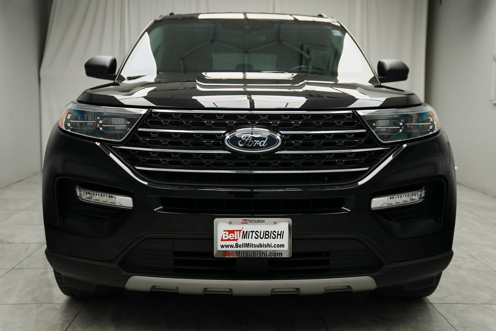 Used 2023 Ford Explorer XLT w/ Equipment Group 202A image 3