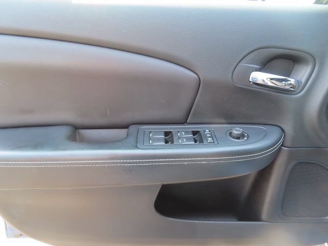 Used 2011 Chrysler 200 Limited FWD image 11