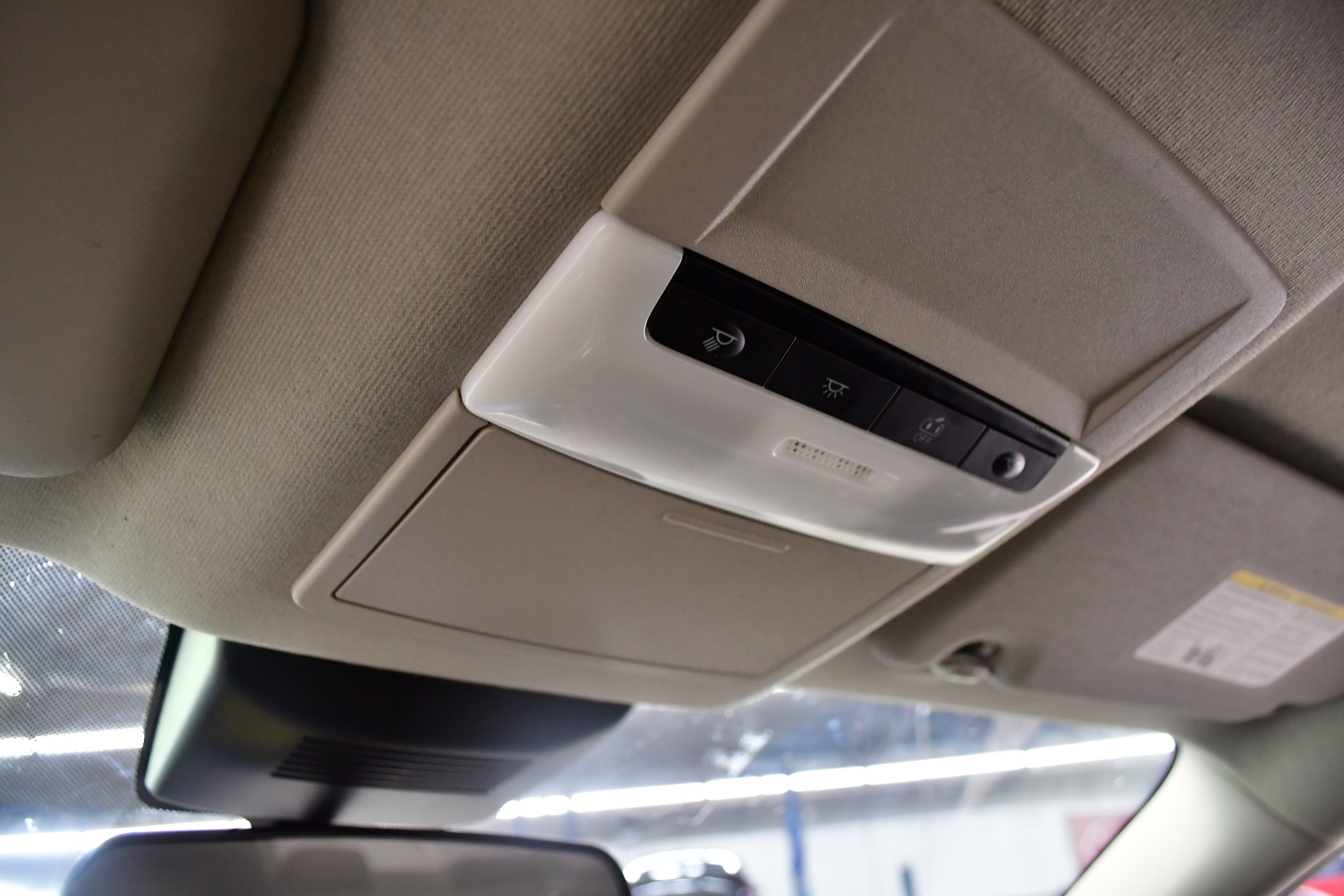 Used 2025 Nissan Sentra SV FWD image 28