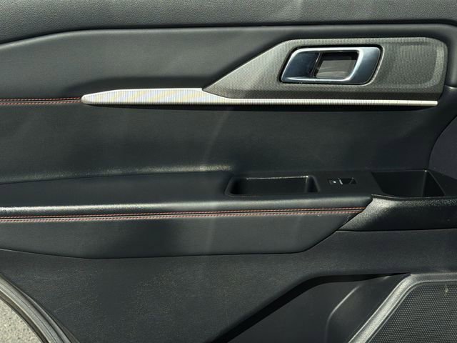 Used 2025 Ford Explorer ST-Line w/ ST-Line Street Pack AWD/4WD image 21