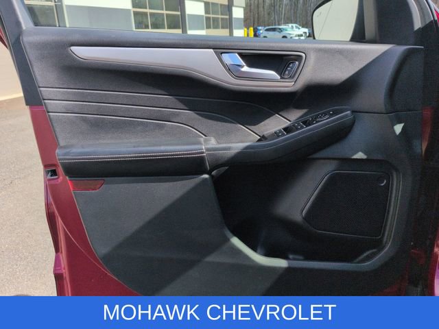 Used 2021 Ford Escape SE w/ SE Sport Appearance Package image 22