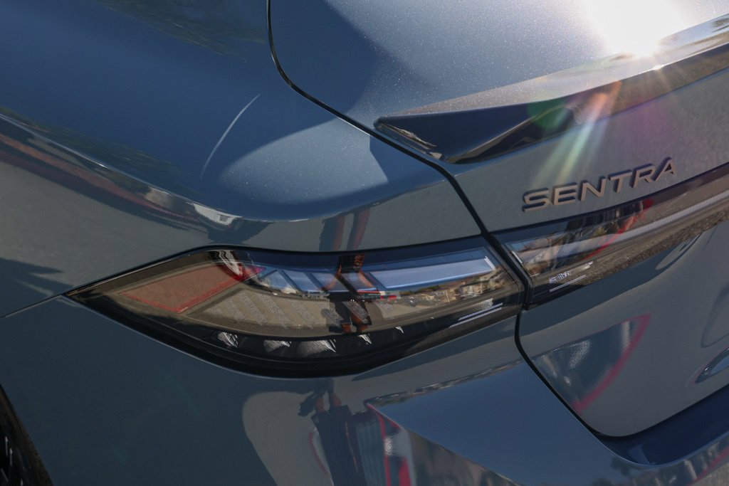 New 2027 Nissan Sentra SR FWD image 8