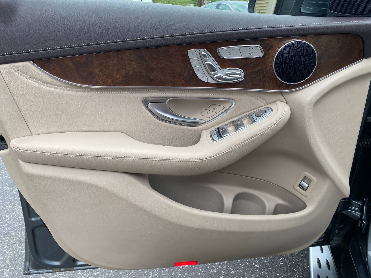 Used 2016 Mercedes-Benz GLC 300 4MATIC image 11