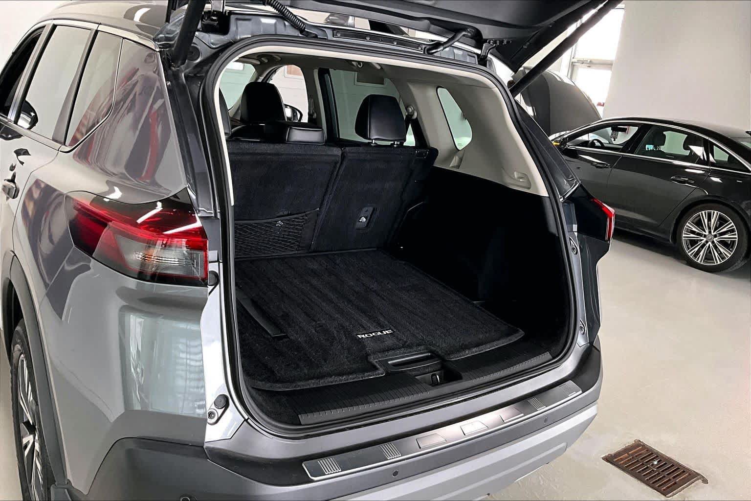 Used 2022 Nissan Rogue SV w/ SV Premium Package AWD/4WD image 17