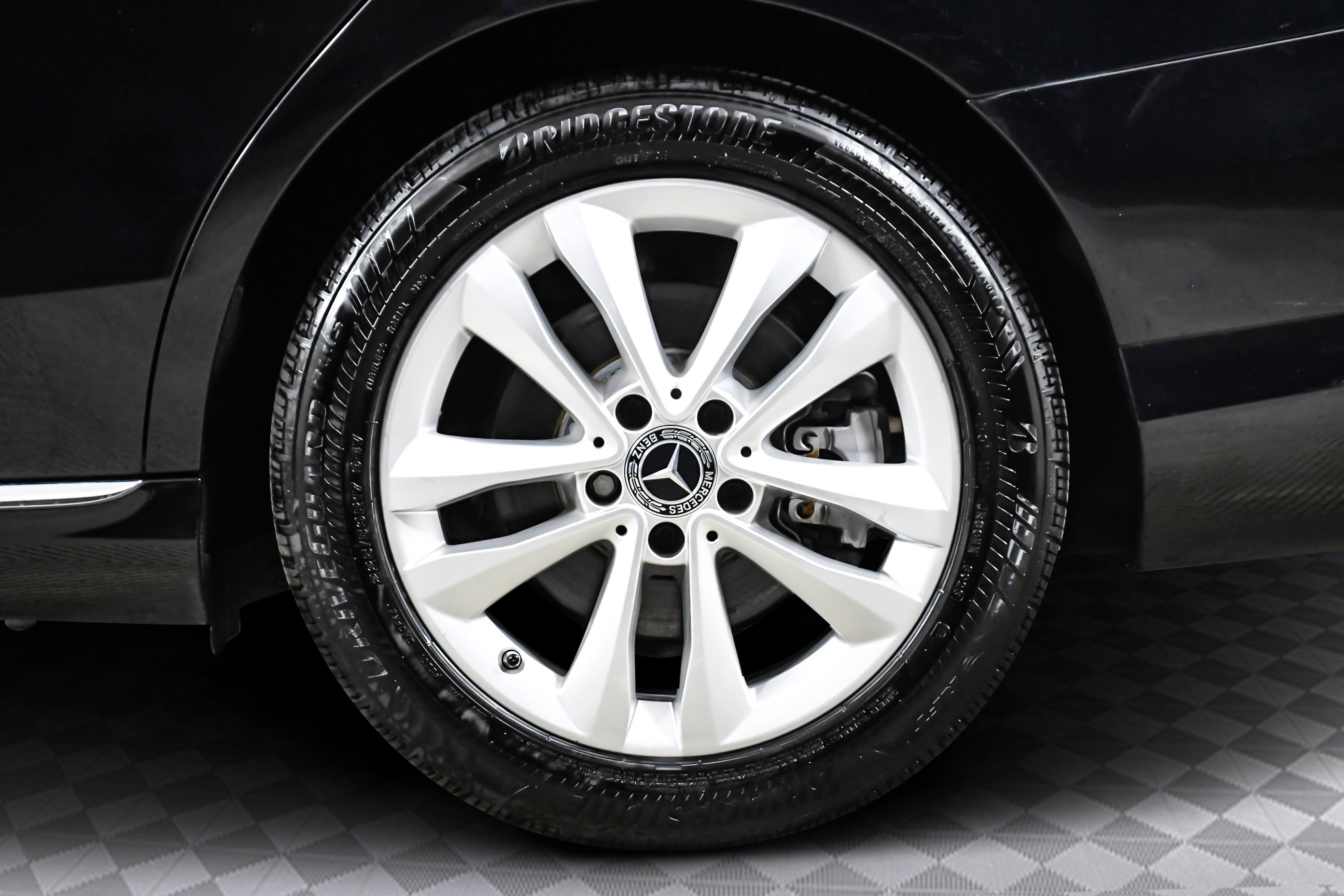 Used 2020 Mercedes-Benz C 300 Sedan image 33