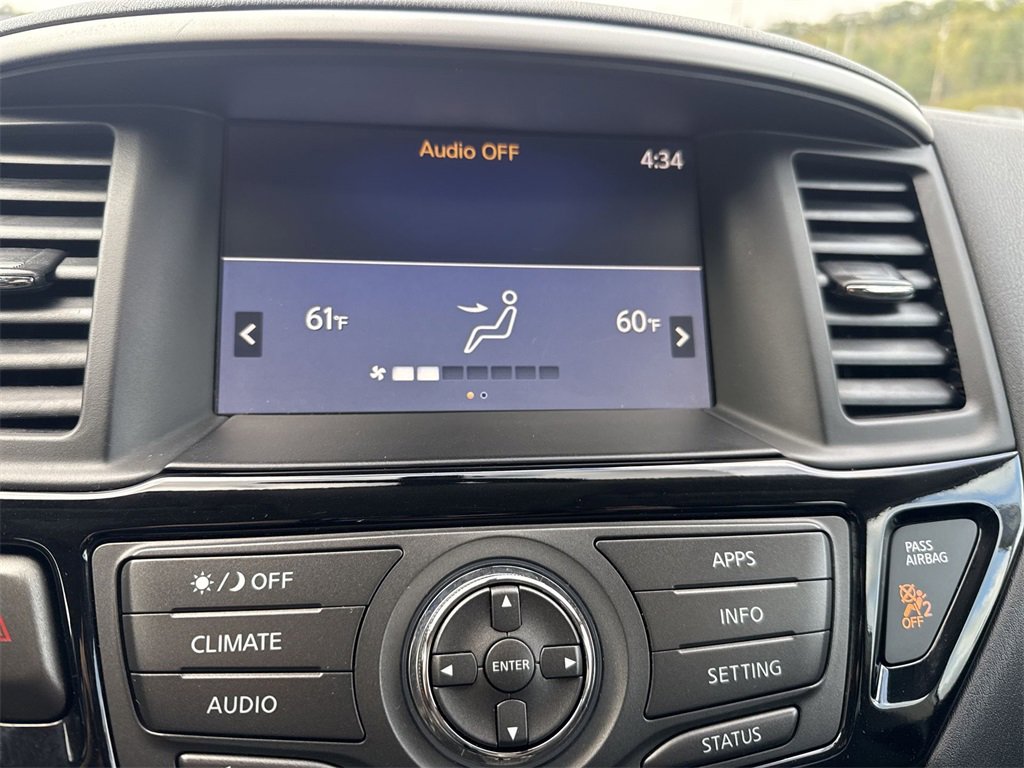 Used 2020 Nissan Pathfinder SV image 13