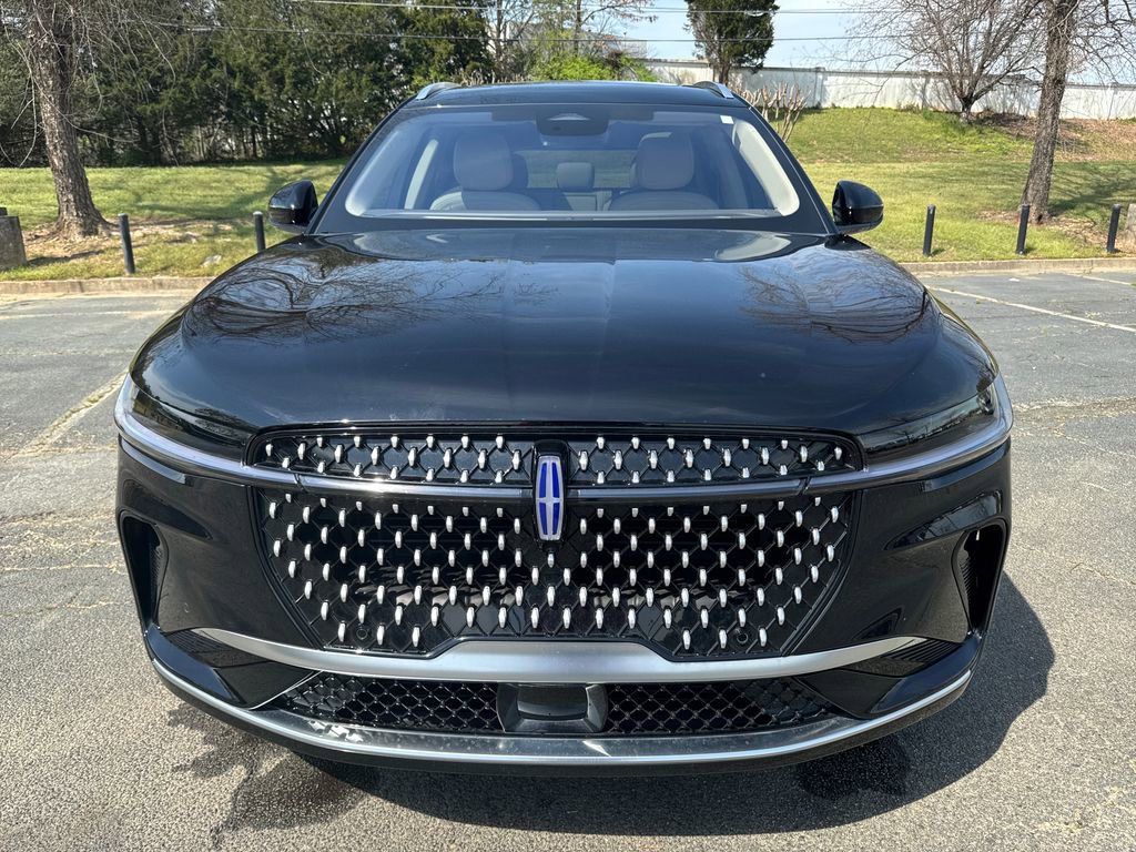 Used 2025 Lincoln Nautilus Reserve image 2