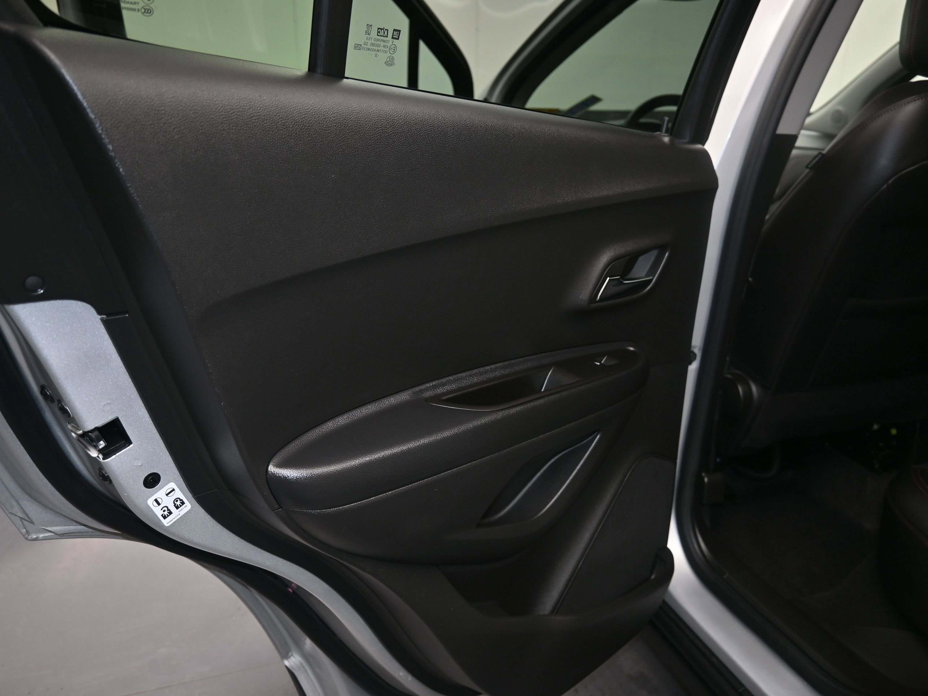 Used 2022 Chevrolet Trax LT w/ LT Convenience Package image 21