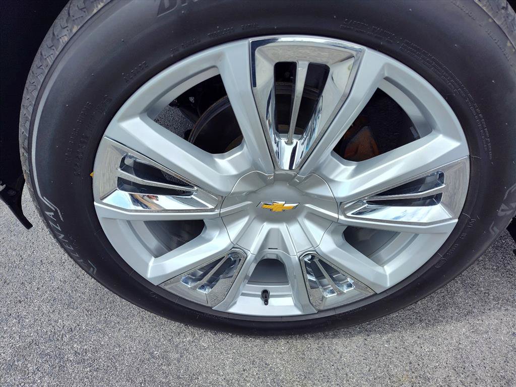 Used 2024 Chevrolet Silverado 1500 High Country w/ High Country Premium Package AWD/4WD image 12