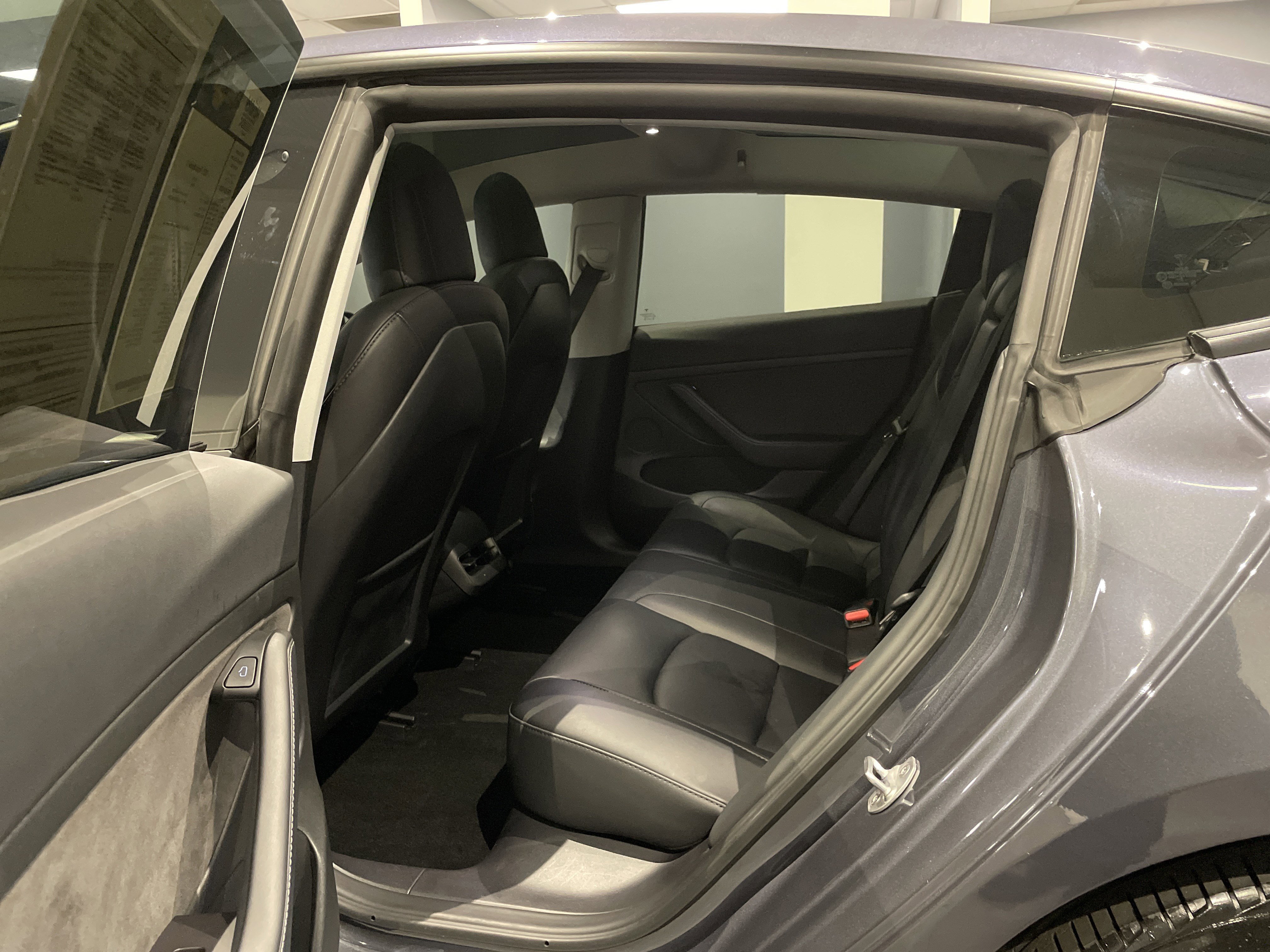 Used 2023 Tesla Model 3 Standard Range image 34