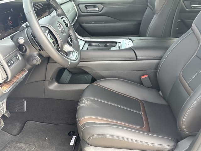 New 2026 Nissan Armada SL w/ Captain's Chari Seat Package image 9