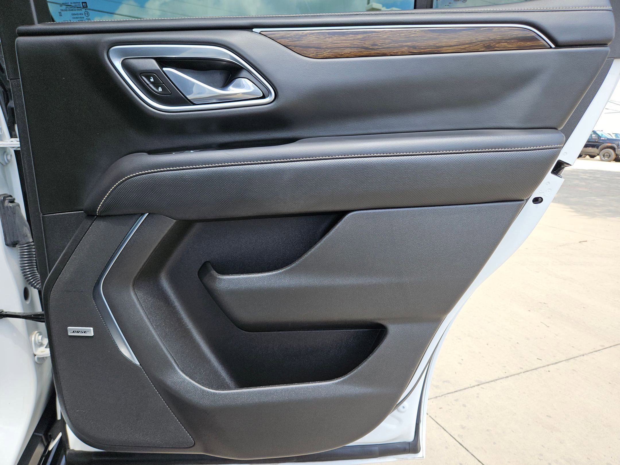Used 2021 Chevrolet Tahoe Premier w/ Premium Package RWD image 26