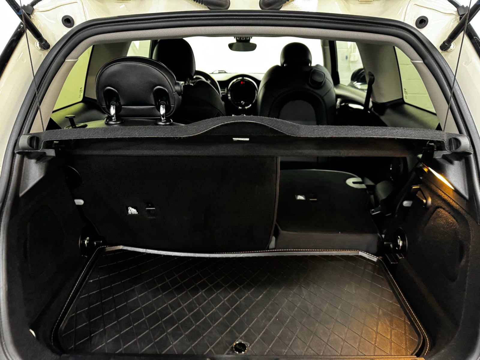 Used 2019 MINI Cooper S w/ Signature Upholstery Package image 37