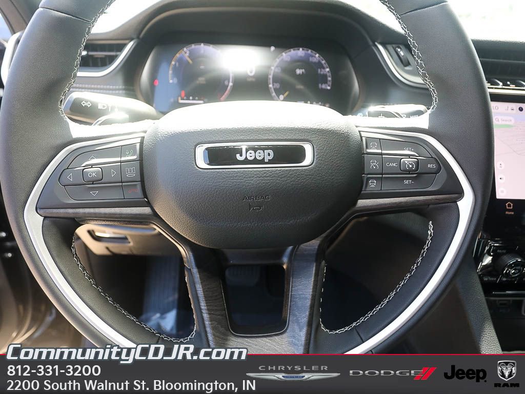 New 2025 Jeep Grand Cherokee Limited image 13