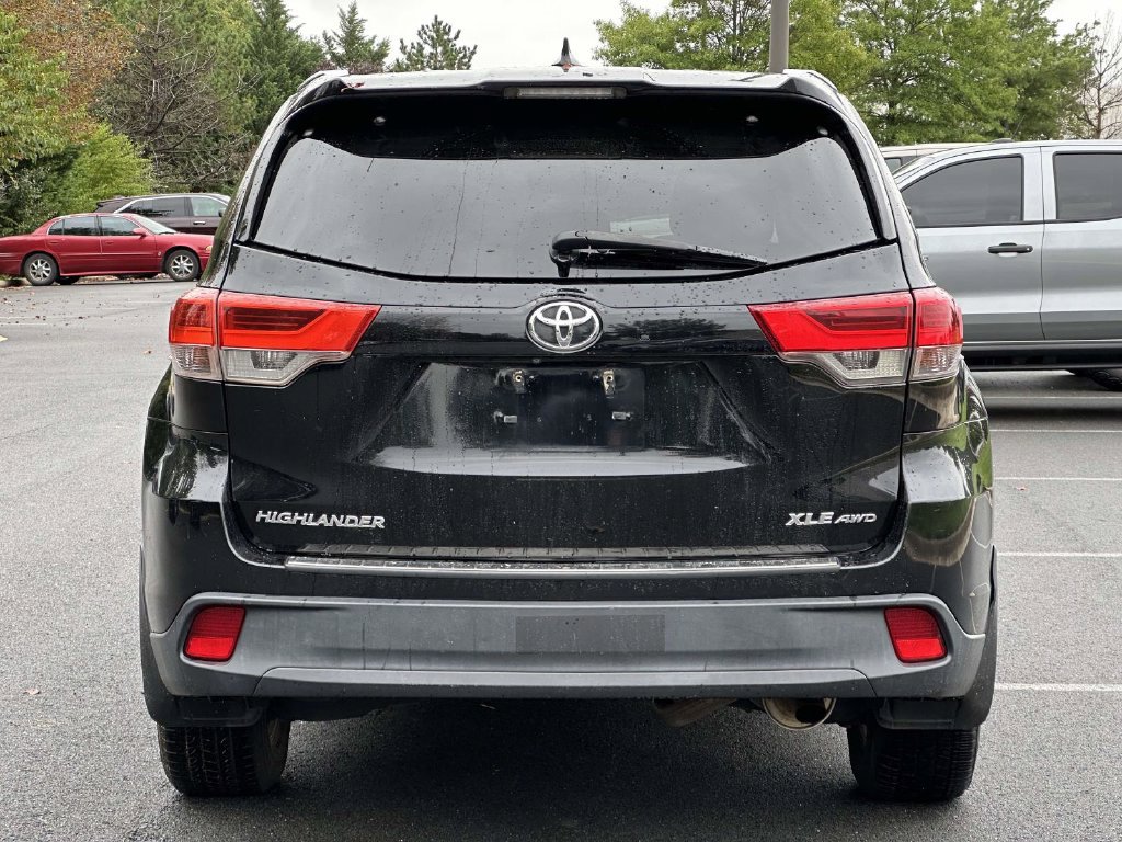 Used 2018 Toyota Highlander XLE w/ Protection Package #3 AWD/4WD image 24