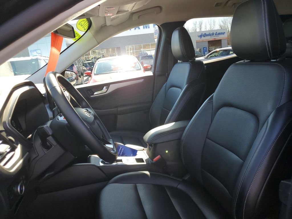 Certified 2025 Ford Escape Platinum image 8