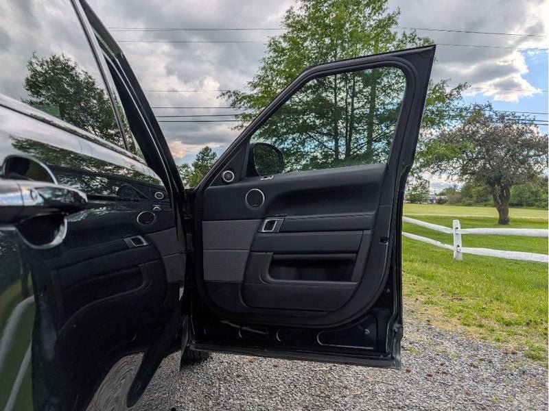 Used 2019 Land Rover Range Rover Sport Supercharged AWD/4WD image 13
