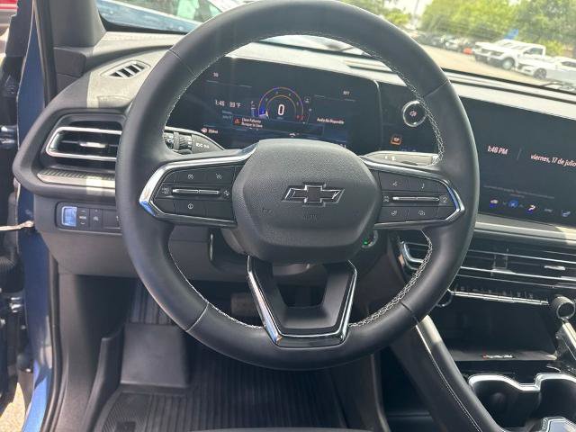 Used 2026 Chevrolet Traverse LT w/ Midnight/Sport Edition FWD image 12