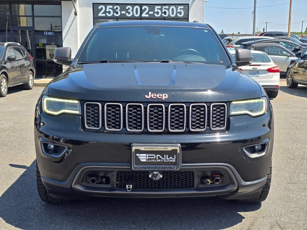 Used 2017 Jeep Grand Cherokee Trailhawk w/ Trailhawk Luxury Group AWD/4WD image 3
