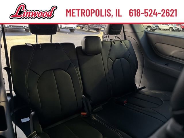 New 2026 Chrysler Pacifica Select FWD image 11