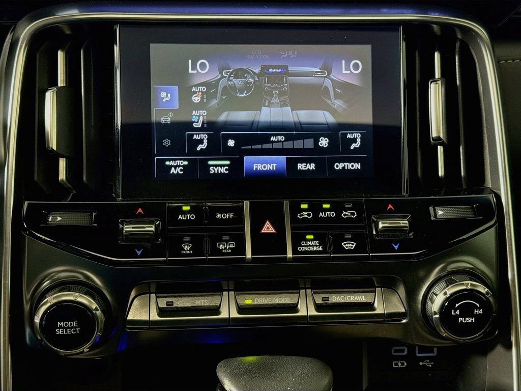 Certified 2024 Lexus LX 600 4WD w/ Luxury Package image 16