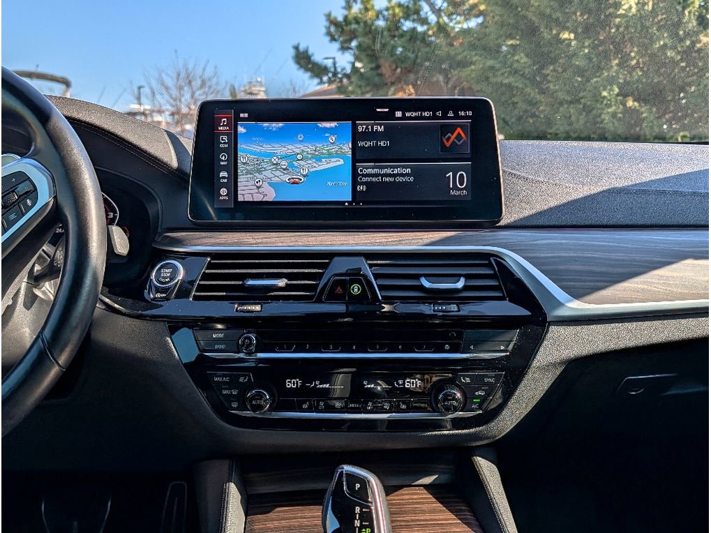 Used 2023 BMW M550i xDrive w/ Executive Package image 21