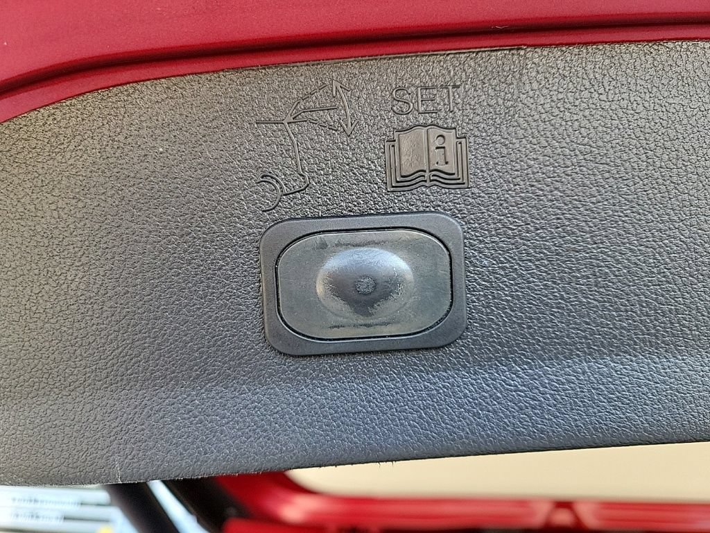 Used 2014 Ford Escape Titanium w/ Equipment Group 401A AWD/4WD image 17