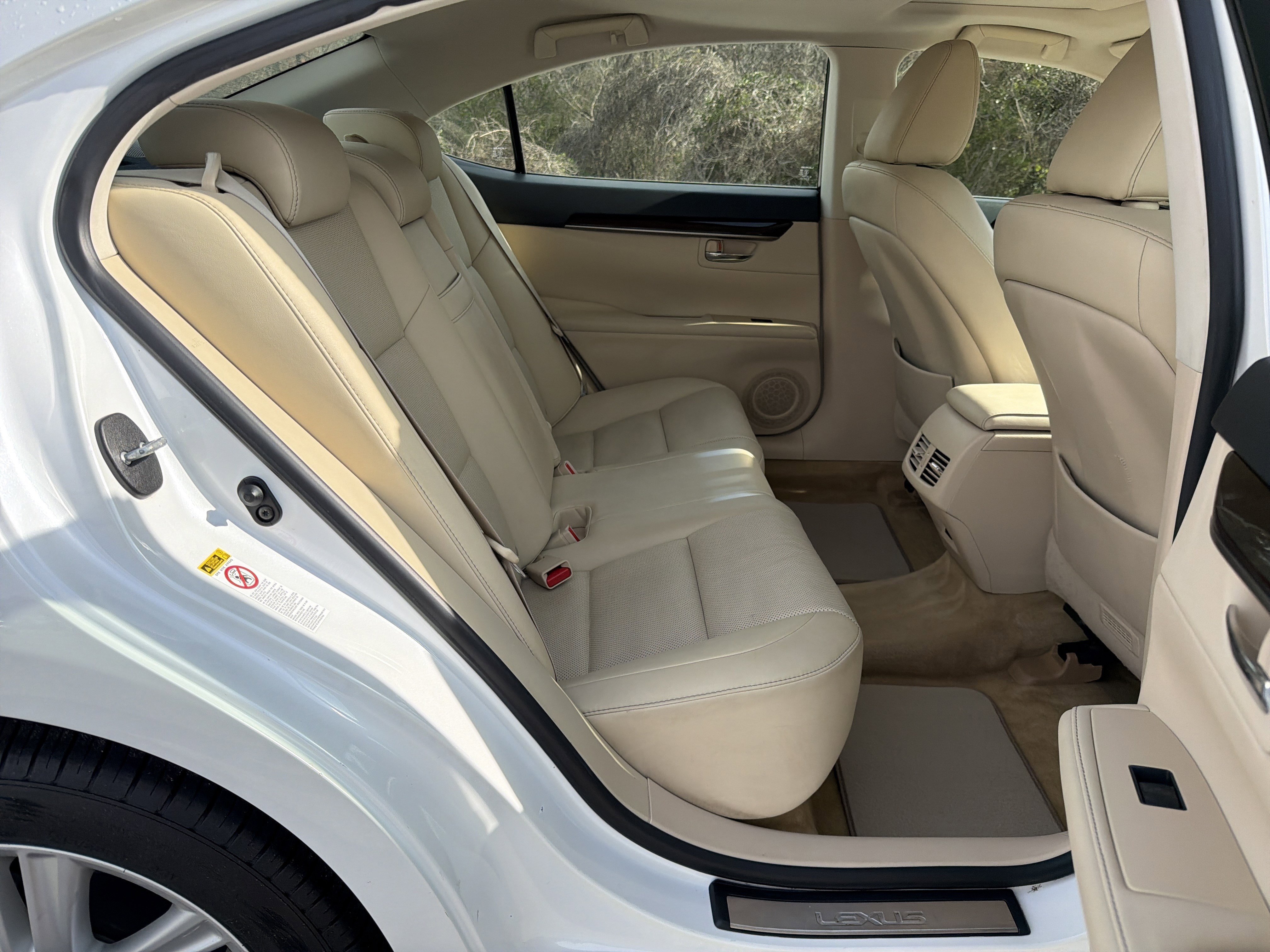 Used 2014 Lexus ES 350 4dr Car w/ Premium Package image 19