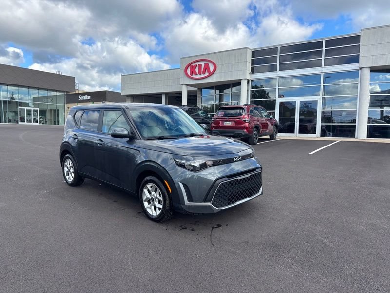 Used 2024 Kia Soul LX w/ Option Group 015 FWD image 4