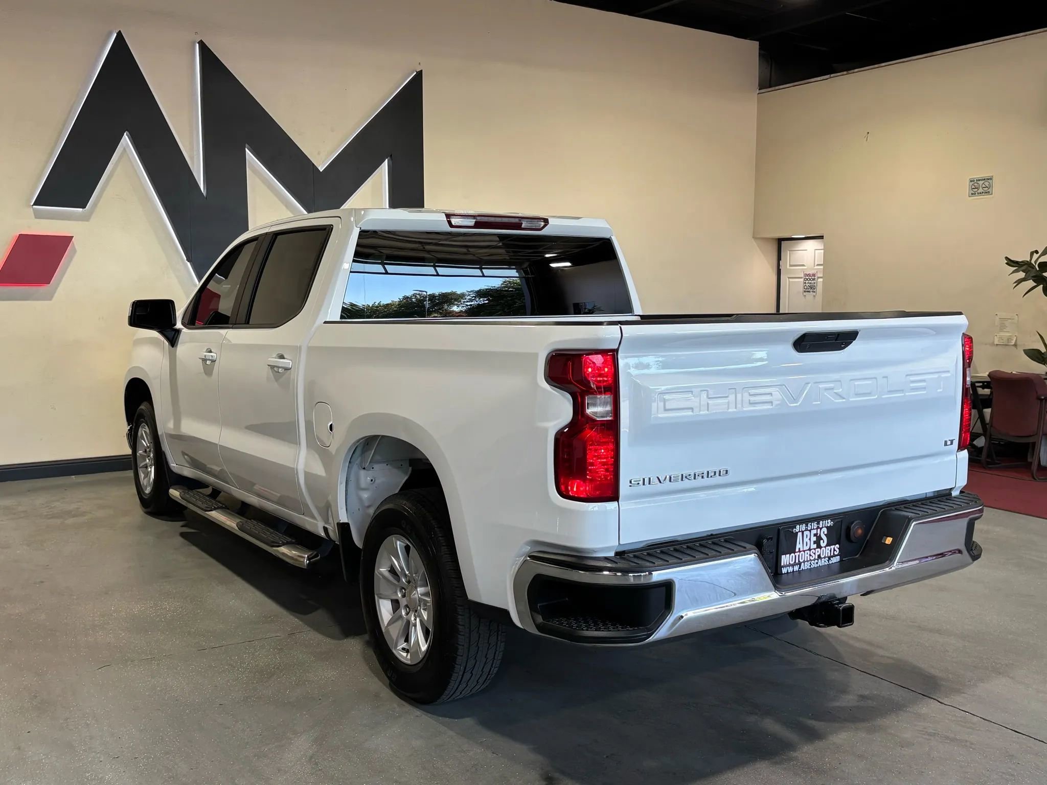 Used 2022 Chevrolet Silverado 1500 LT RWD image 6