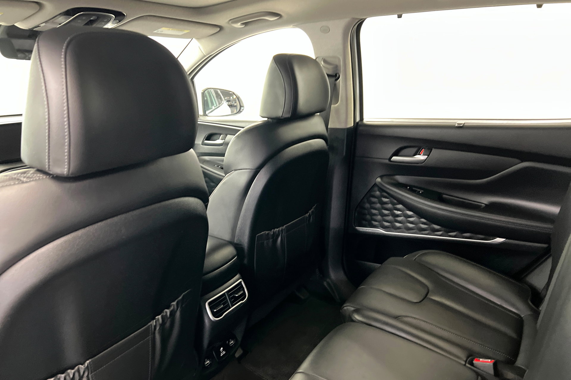 Used 2022 Hyundai Santa Fe Limited AWD/4WD image 19