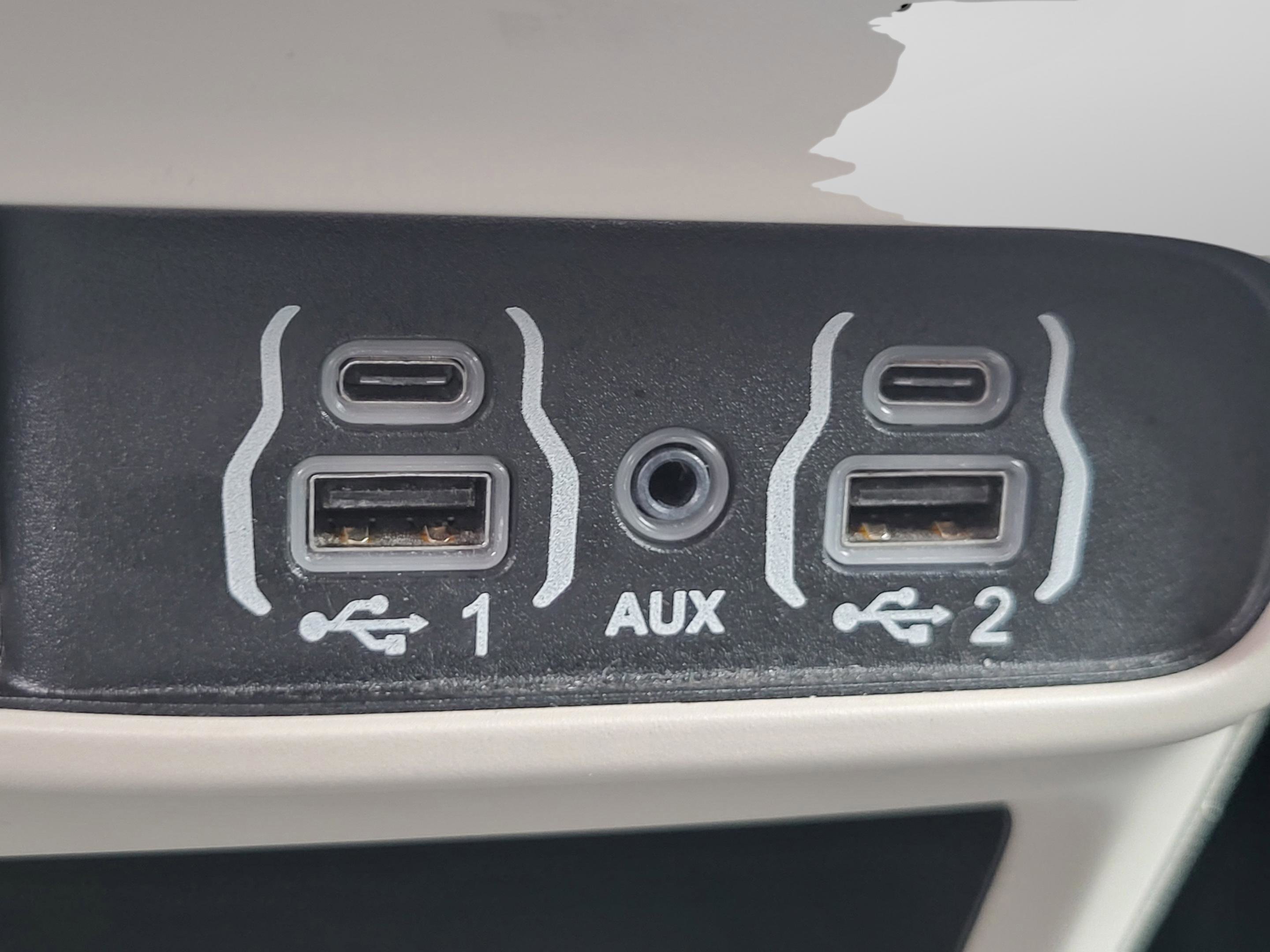 Used 2023 Chrysler Pacifica Touring-L AWD/4WD image 49